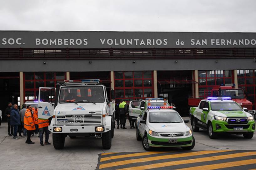 San Fernando envió una flota de vehículos para asistir a La Matanza tras el fuerte temporal