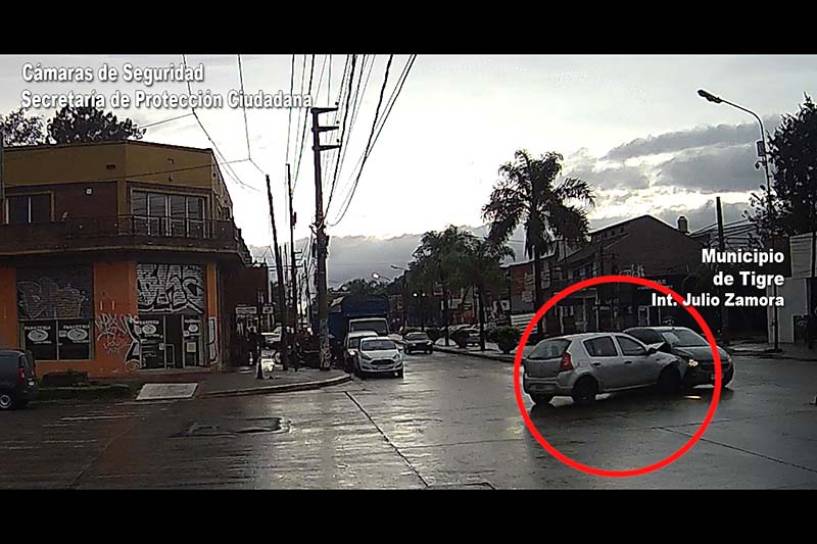Las cámaras del COT registraron un accidente automovilístico en Benavídez