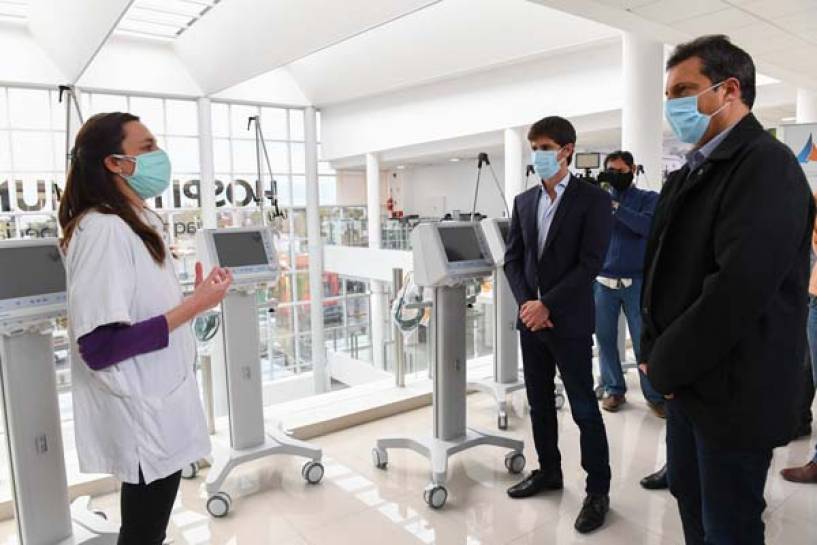Juan Andreotti y Sergio Massa presentaron cinco respiradores para los hospitales de San Fernando