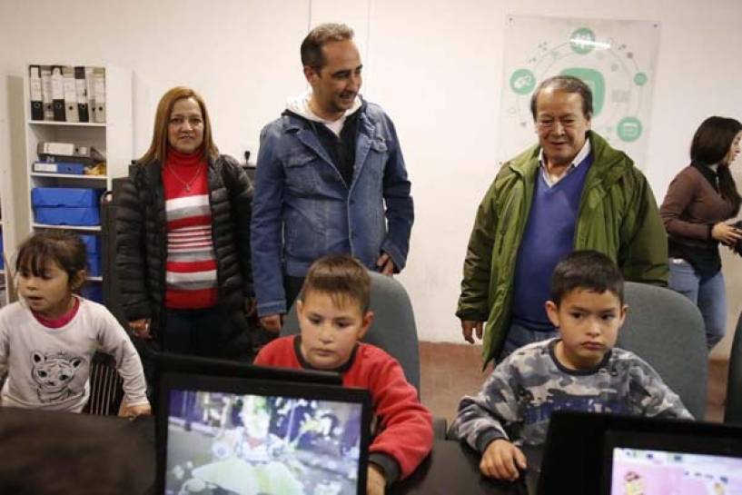 Los chicos del Barrio Carlos Gardel acceden a la tecnología con el nuevo Punto Digital