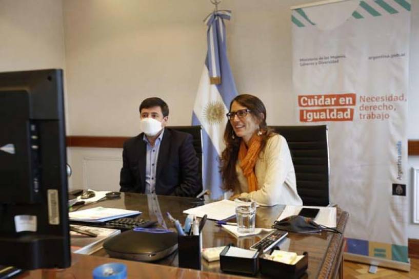 Gómez Alcorta y Arroyo presentaron la campaña nacional Cuidar en Igualdad a equipos territoriales del Ministerio de Desarrollo Social