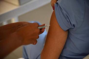 Morón recibió 4.200 nuevas dosis para reforzar el avance de la campaña de vacunación