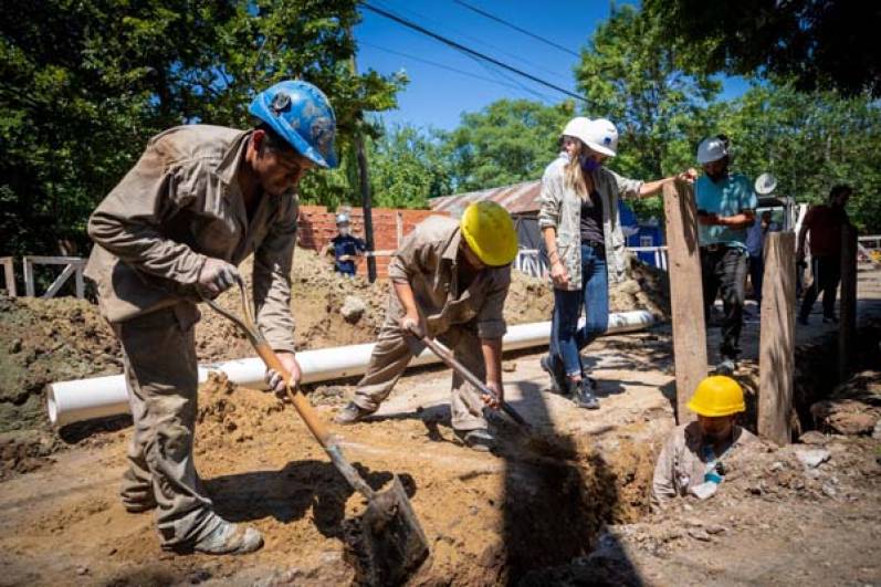 Malena Galmarini recorrió la obra cloacal que beneficiará a 8500 vecinas y vecinos del barrio Esperanza, en Tigre