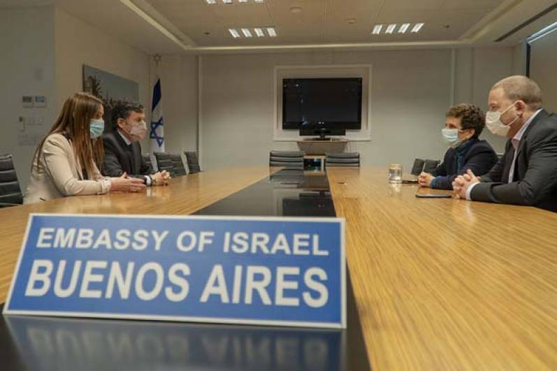 Reunión con la embajadora de Israel por tratamientos y vacuna contra el Covid-19