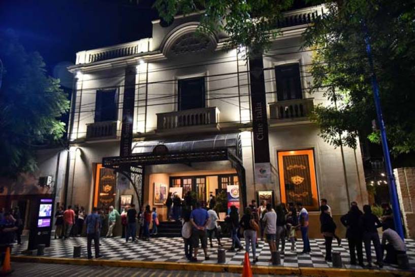 En marzo, el Teatro Seminari continúa ofreciendo shows gratuitos a beneficio de Escobar Hambre Cero
