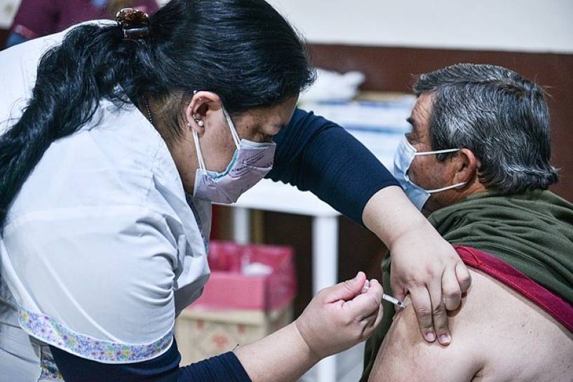 Continúa la vacunación de refuerzo contra Covid-19 en los centros municipales de salud