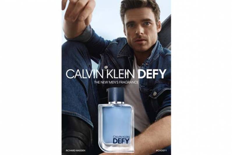 Calvin Klein Fragrances anuncia el lanzamiento global  de la campaña publicitaria de Calvin Klein Defy  una nueva fragancia para hombres
