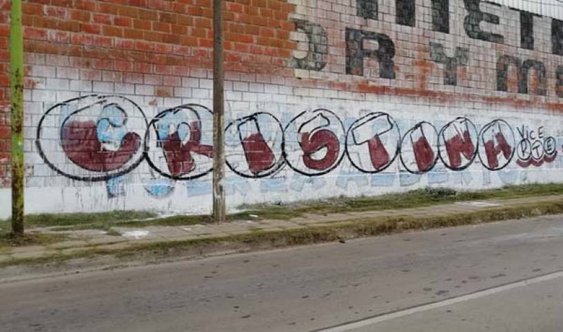 Jóvenes de Juntos por el Cambio repudiaron las pintadas partidarias en medio de la cuarentena