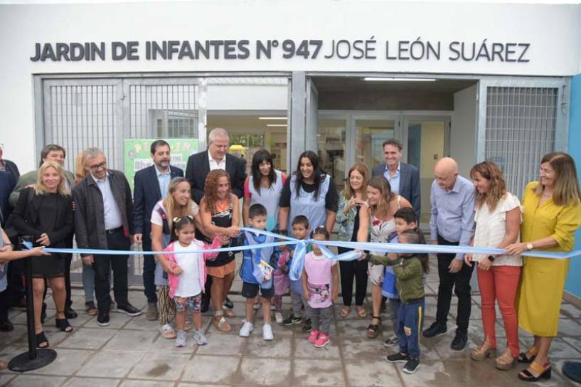 Fernando Moreira, Gabriel Katopodis y Jaime Perczyk inauguraron el nuevo jardín de infantes 947
