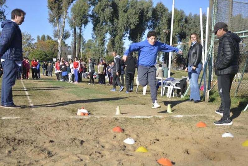 Cientos de jóvenes con discapacidad participaron de un encuentro multideportivo