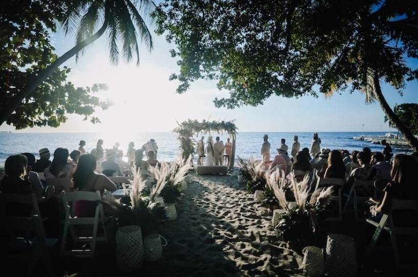 Bridal Agency presenta 9 tendencias chic para bodas de playa en 2023
