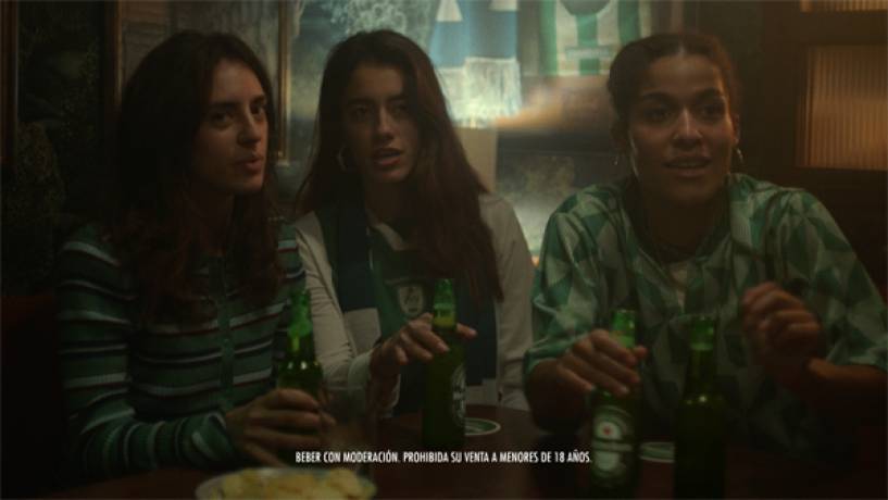 Heineken y la UEFA Champions League reivindican a la mujer en el fútbol