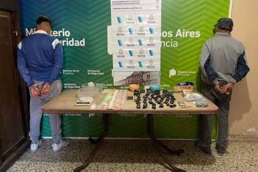 Tras patrullajes de prevención, la policía de Malvinas Argentinas intervino en dos viviendas donde se comercializaban estupefacientes