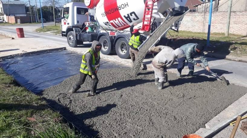 La Municipalidad de Escobar realiza obras de bacheo en Garín y Maquinista Savio