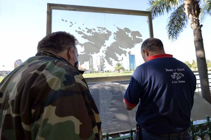 En el 40° aniversario, el Municipio de Tigre homenajeó a excombatientes y caídos de la guerra de Malvinas