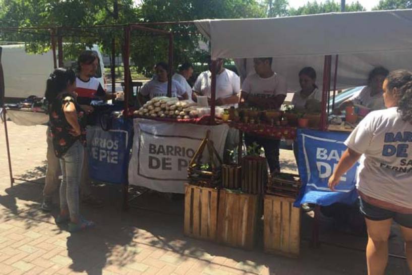 Barrios de Pie presentó “Ahorremos juntos” con una mini-feria de la economía popular en Suárez