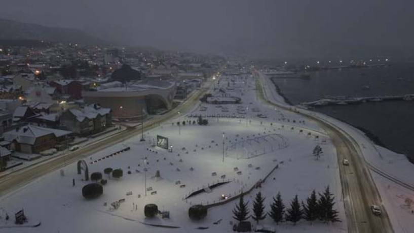 La ciudad del fin del mundo se viste de blanco: llegó la primera gran nevada a Ushuaia