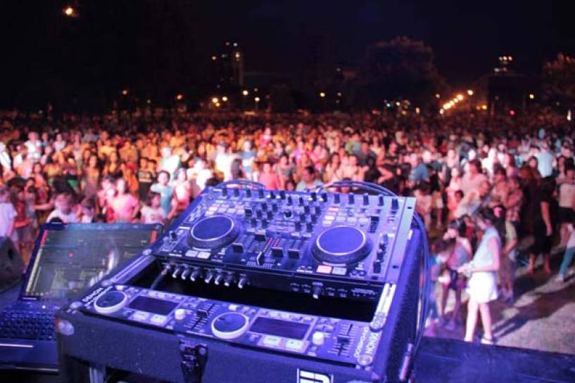 Festival de música electrónica en el Paseo de la Costa