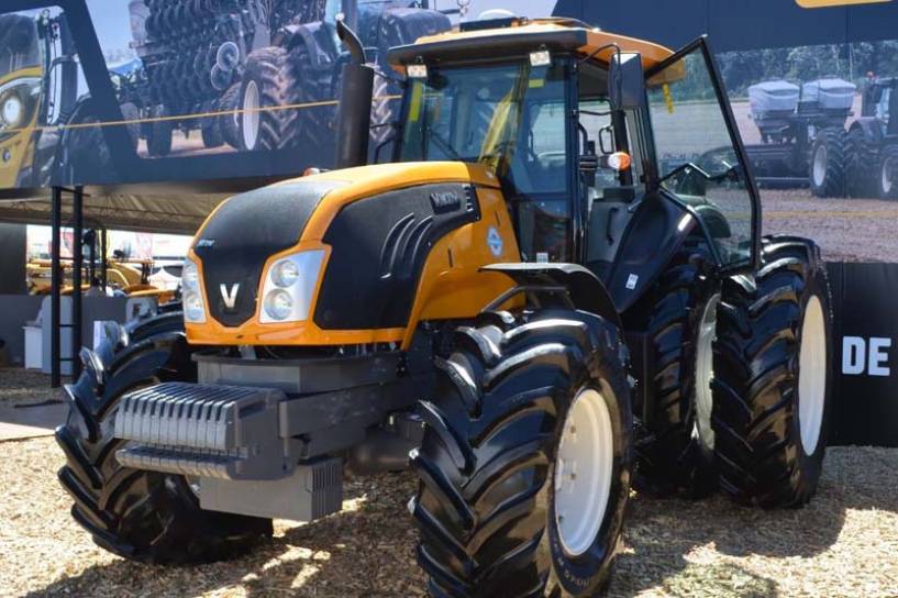 La industria nacional de tractores Valtra dice presente en EXPOAGRO 2023