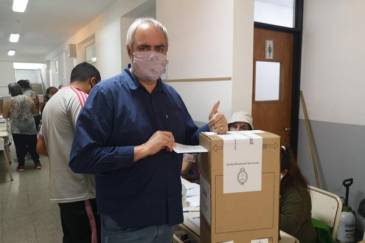 Alejandro Bodart votó en La Matanza y llamó a fortalecer al Frente de Izquierda