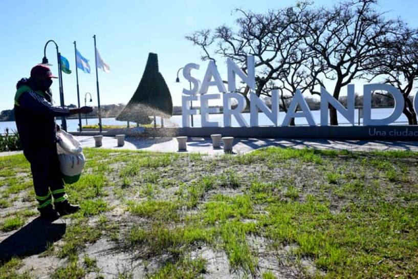 San Fernando mantiene y embellece la Costanera Municipal