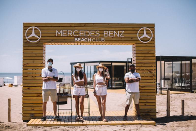 Este verano, la estrella de la playa es Mercedes-Benz Camiones y Buses
