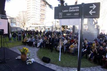 Emotivo homenaje para restituir el nombre a la Avenida León Gallardo en San Miguel