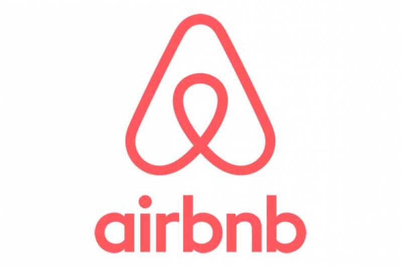 La línea de atención urgente de Airbnb presenta soporte en español