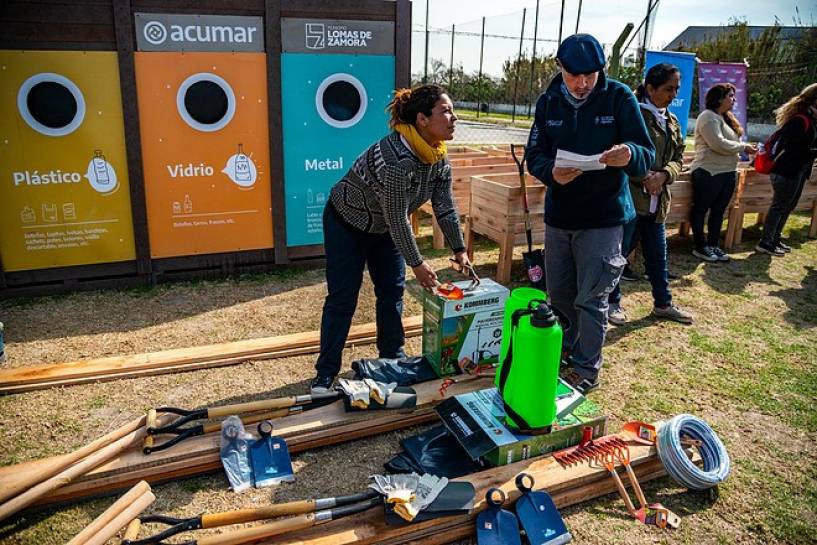 ACUMAR continúa la entrega de equipamiento para proyectos comunitarios ambientales