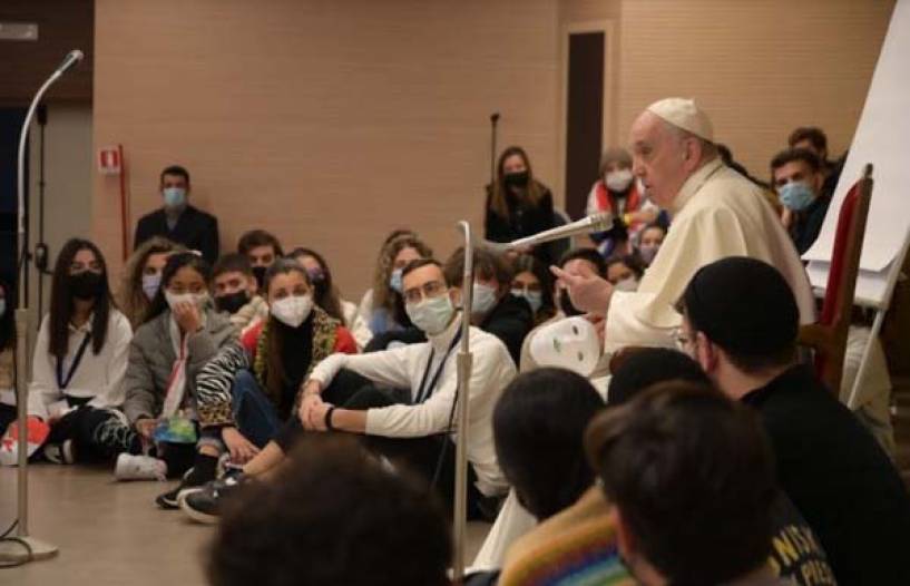 El Papa Francisco mostró la experiencia de Scholas en la pandemia durante la primera clase de la Escuela Política Fratelli Tutti