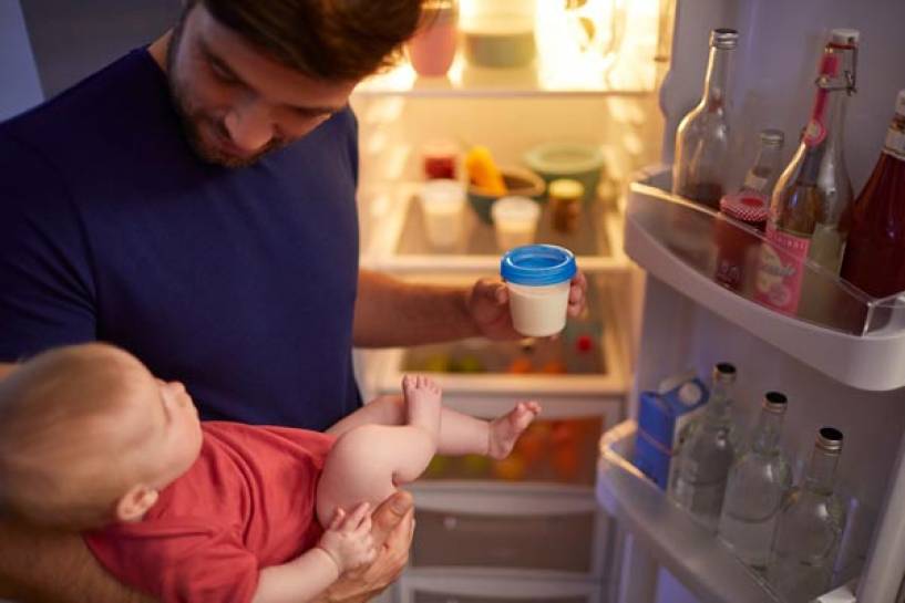 Una nueva investigación de Philips revela la importancia de la participación de la pareja en el proceso de la lactancia materna