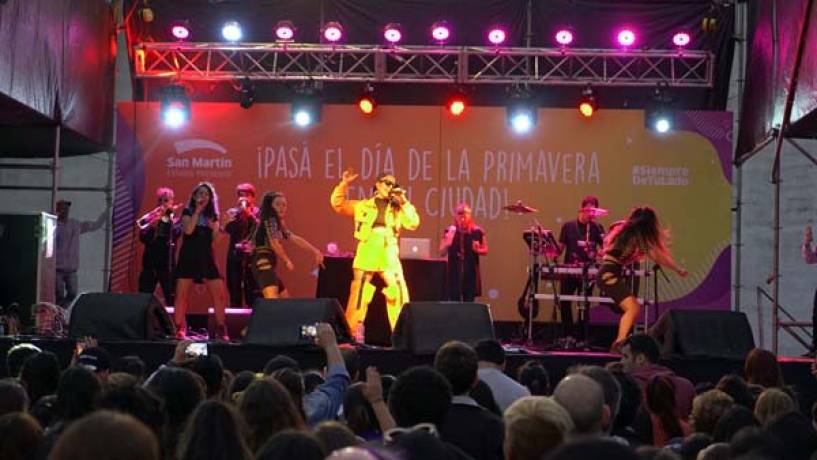 A pura música y alegría, San Martín celebró el Día de la Primavera y del Estudiante