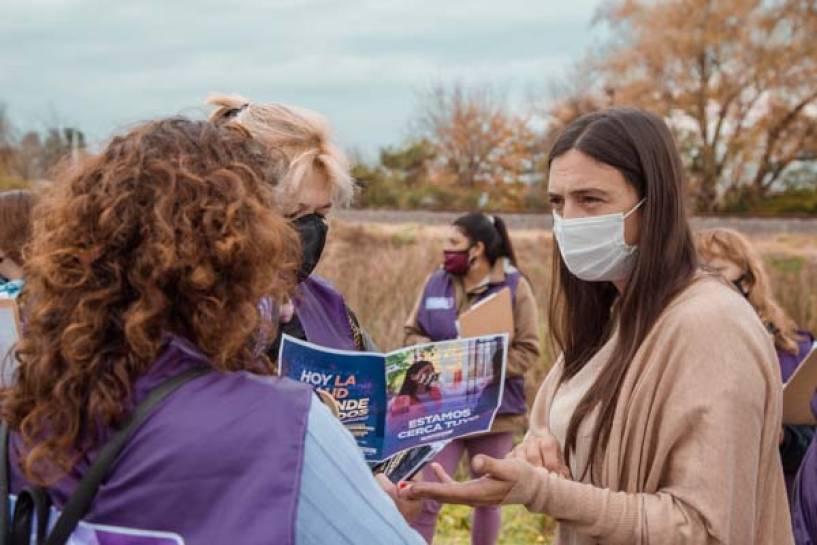 “Detectar Educación”: Elisa Abella acompañó a promotoras barriales que visitaron San Cayetano y Santa Lucía