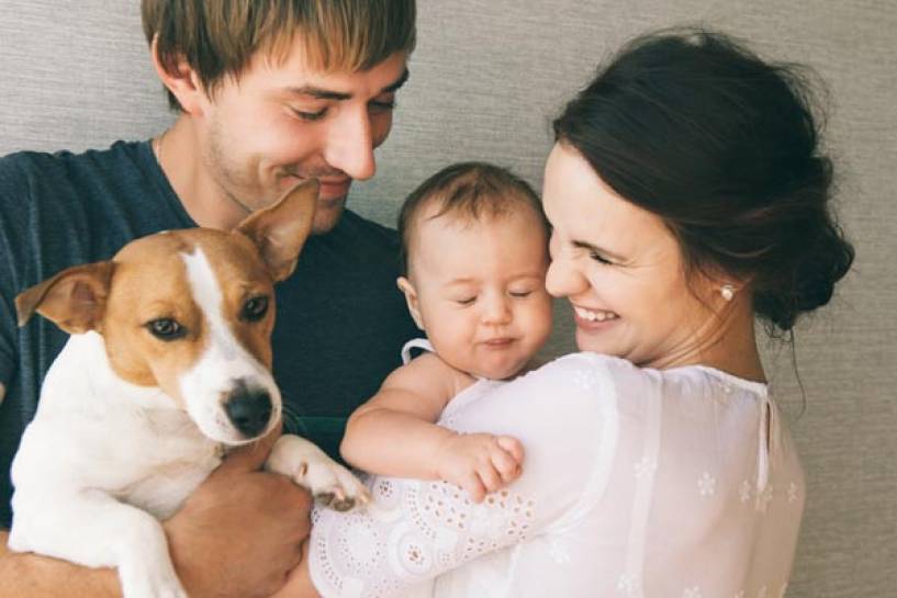 Algunos consejos sobre cómo integrar bebés, niños y perros