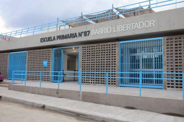 Fernando Moreira y Gabriel Katopodis inauguraron la primera escuela de Barrio Libertador