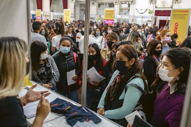 Más de 300 vacantes laborales exclusivas para mujeres se ofrecerán en la próxima edición de Expo Empleo Barrial
