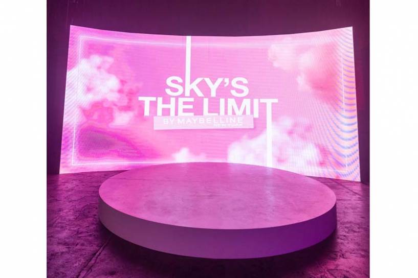 Maybelline New York festeja con una exclusiva fiesta sus productos estrella del 2022: Lifter Gloss y Lash Sensational Sky High