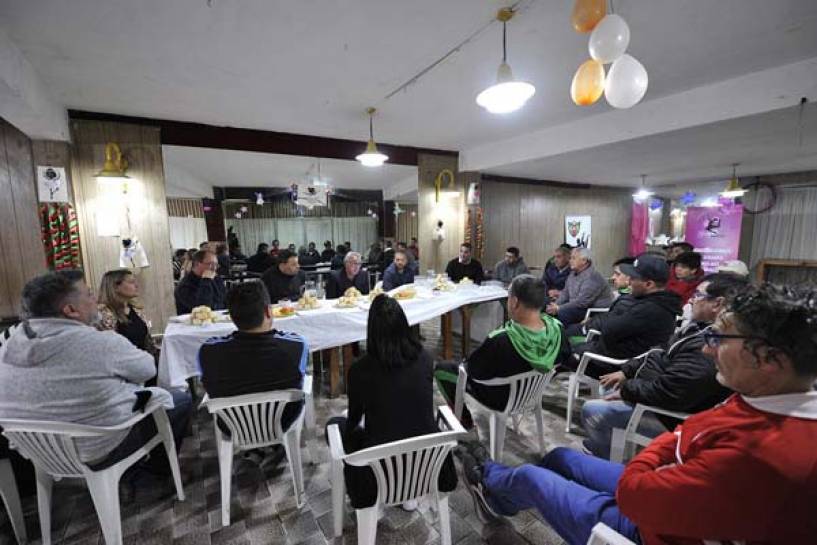 El municipio contribuirá en la renovación de la cancha del Club Deportivo Tigre