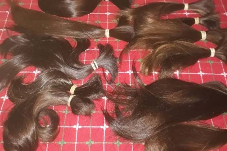 En una cárcel bonaerense de San Martín elaboran pelucas para personas que transitan enfermedades que producen caída de cabello