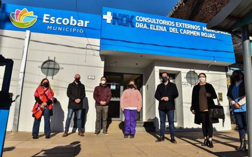 Ariel Sujarchuk participó del acto de imposición del nombre “Doctora Elena del Carmen Rojas” a los consultorios externos del Hospital Municipal Néstor Carlos Kirchner