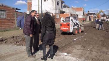 Katopodis recorrió obras en barrio Sarmiento