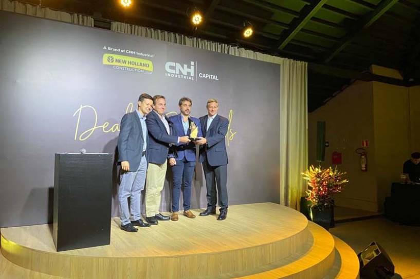New Holland Construction premia a sus distribuidores con el Dealer Standards &amp; Award Program