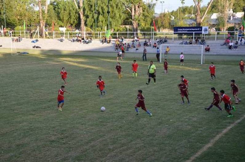 Comienzan las escuelas deportivas de San Isidro