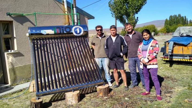 P&amp;G, La Anónima y Fundación Patagonia Natural en una acción conjunta para acercar energía renovable a diferentes establecimientos de la Patagonia