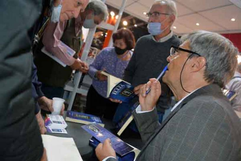 La figura de Arturo Umberto Illia impactó en la Feria del Libro