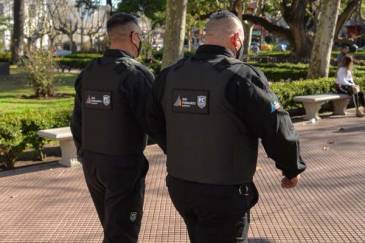 Juan Andreotti entregó chalecos antibalas para agentes de Protección Ciudadana de San Fernando