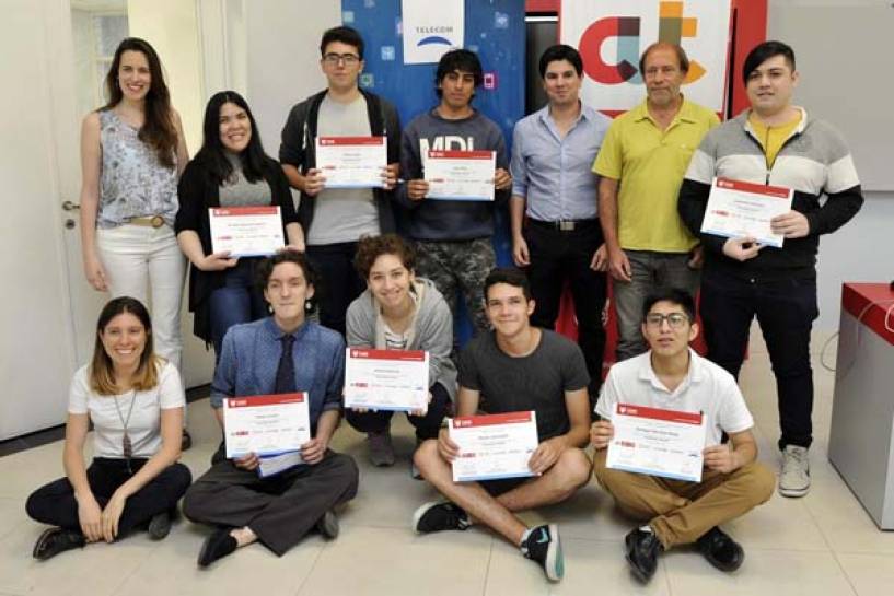 Jóvenes de Tigre recibieron diplomas de capacitación en lenguajes de programación y oficios digitales