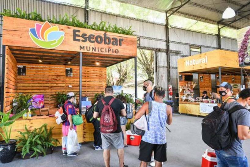 En el Mercado del Paraná, Ariel Sujarchuk participó de una jornada de promoción de la actividad física, la alimentación balanceada y los hábitos saludables