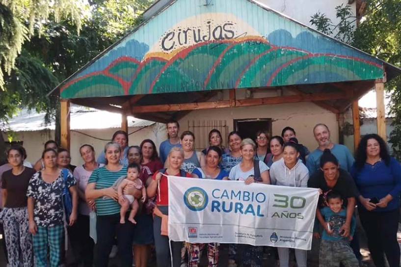 INTA AMBA: La Agencia Marcos Paz dictó un taller sobre cómo realizar plantines