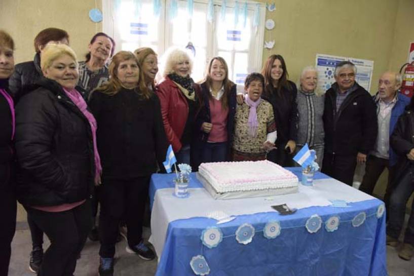 Luisa Albinoni visitó la Colonia Municipal de Adultos Mayores